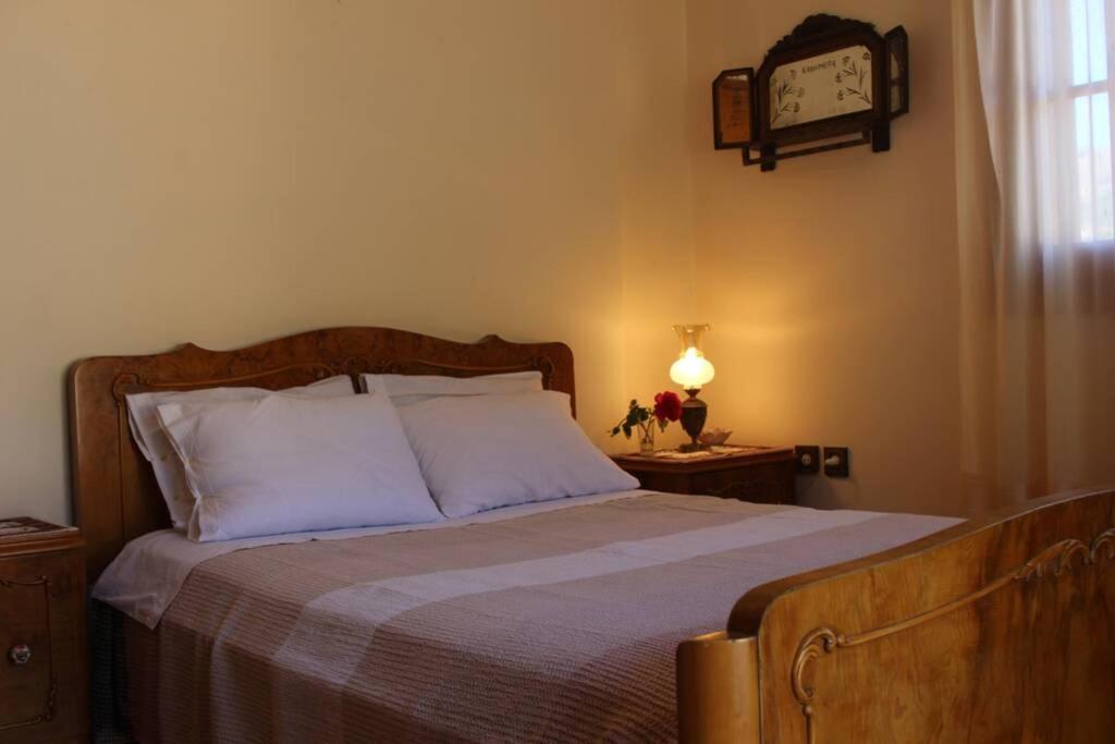 Velia Guesthouse 卡拉维塔 外观 照片